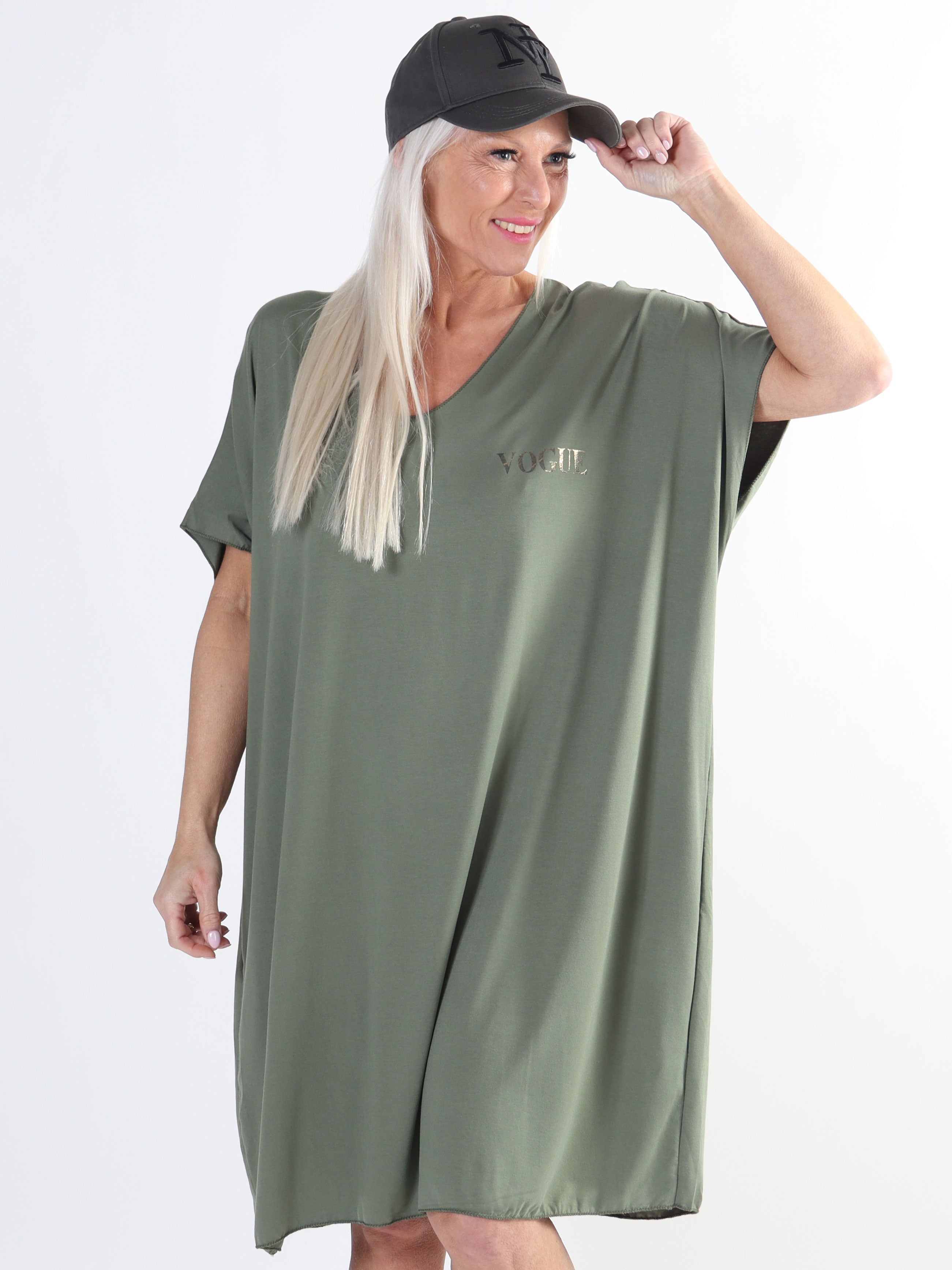 Ellen - Plus size t-shirtkjole i viskose med guldskrift